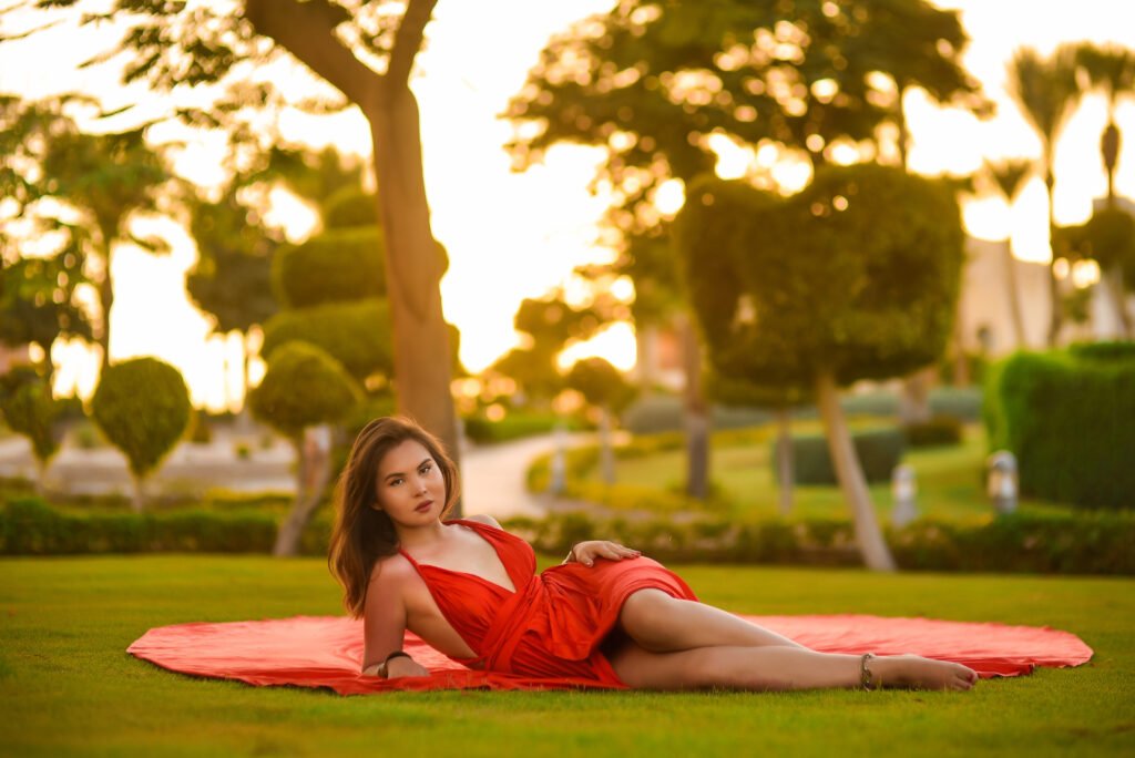 Модель на фотосессии модельные фото в платье в Шарм-эль-Шейхе.